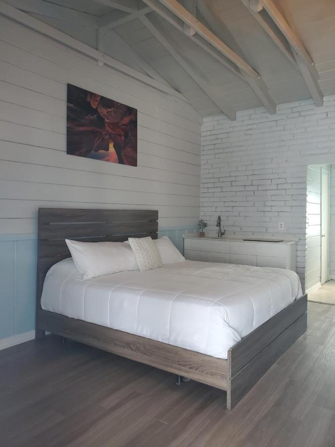 Hollywood Gardens Inn & Suites Eksteriør bilde