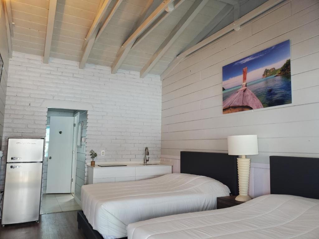 Hollywood Gardens Inn & Suites Eksteriør bilde